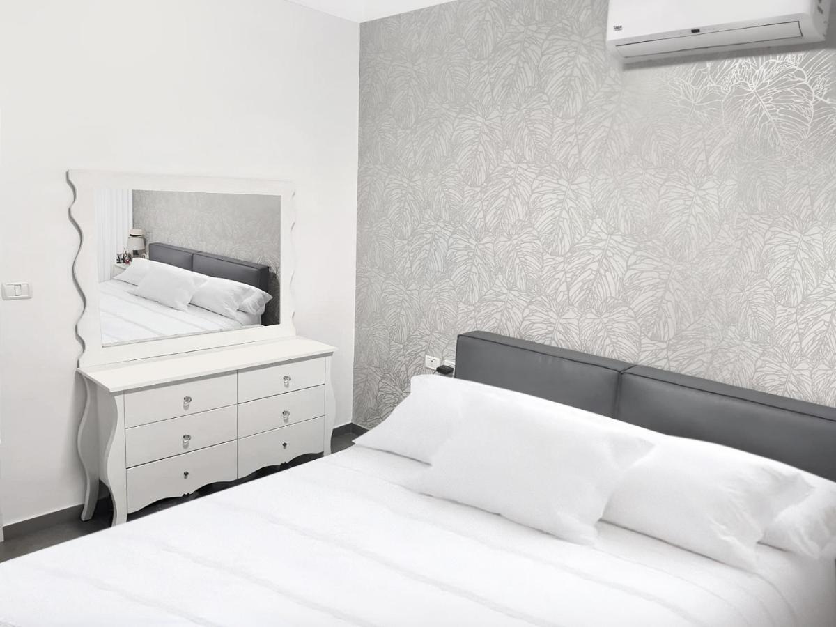 אשקלון Beach Suite Israel 5rm Jacuzzi Spa Vacation Rental Apartment דירת נופש צימר 5חד על הים גקוזי ספא וחדר כושר מראה חיצוני תמונה