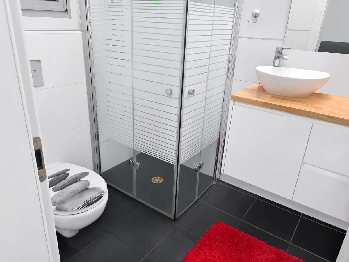 אשקלון Beach Suite Israel 5rm Jacuzzi Spa Vacation Rental Apartment דירת נופש צימר 5חד על הים גקוזי ספא וחדר כושר מראה חיצוני תמונה